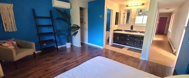 Photo - 706 E Stuart St Unit Blue