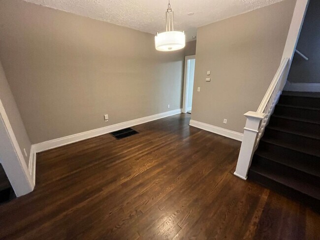 Photo - Richmond 1025-1027 Unit Richmond 1027