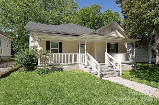 Photo - 113 10th St House