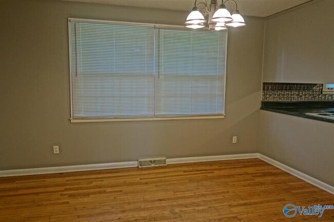 Photo - 7805 Hilton Dr SW