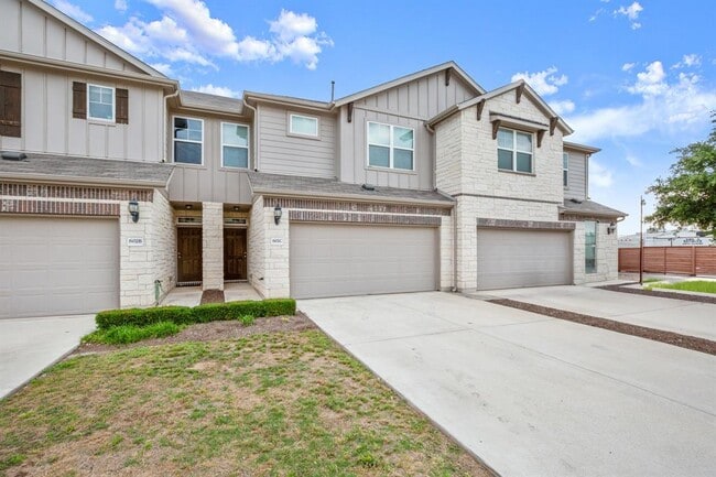 Photo - 602 Caterpillar Ln Townhome