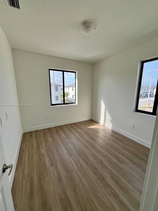 Photo - 1280 N Flagler Ave