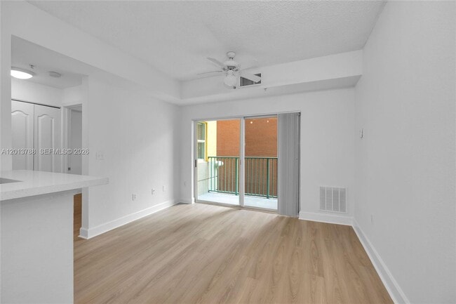 Photo - 6001 SW 70th St Unidad 208