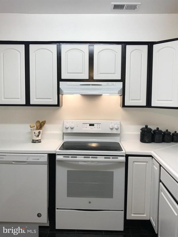 Building Photo - 119 Cameron St