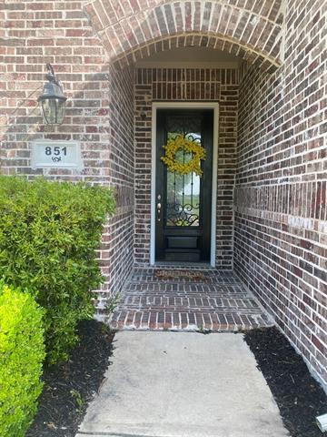 Photo - 851 Forest St