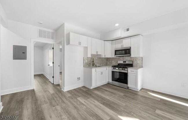 Building Photo - 1119 Hampton Pl Unit 2