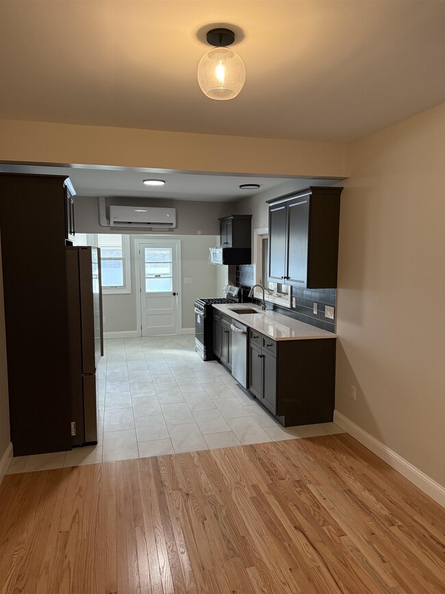 Photo - 183 Lexington Ave