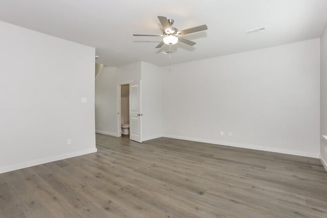Photo - 201 Julian Davis Dr