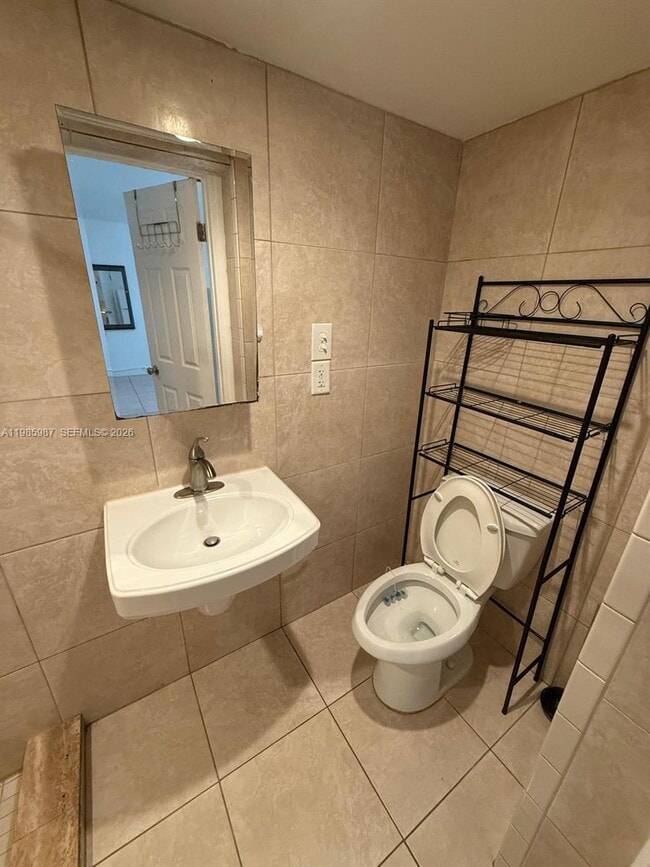 Photo - 633 Mokena Dr Unit 2