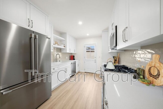 Photo - 1801 Clay St