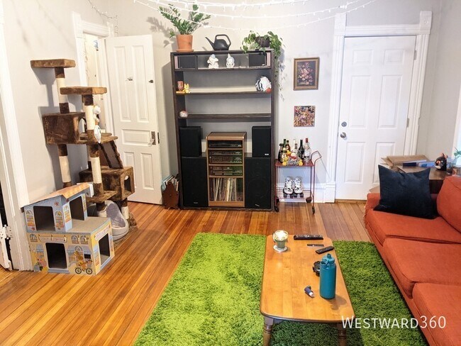 Photo - 3642 N Damen Ave Unidad 1R