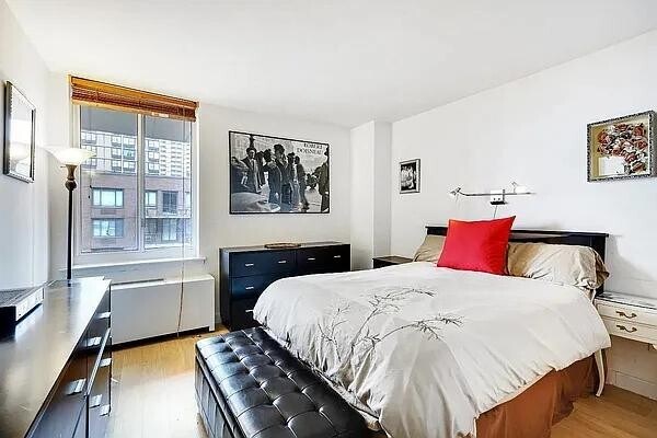 Photo - 333 Rector Pl Unit 901