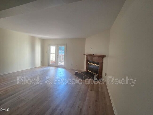 Photo - 6550 Thetford Ct