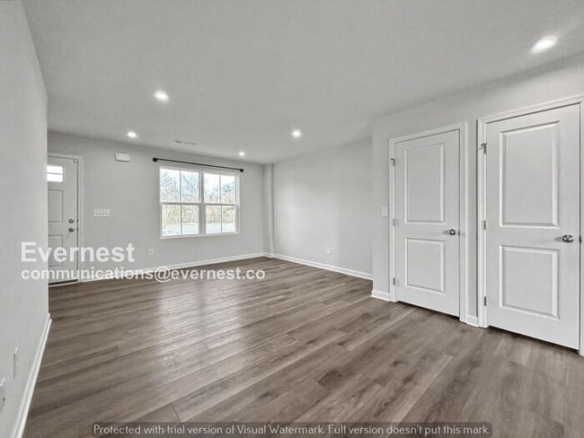 Photo - 3 Bed/2.5 Bath Home with Garage / Pet-Friendly /Available Now!