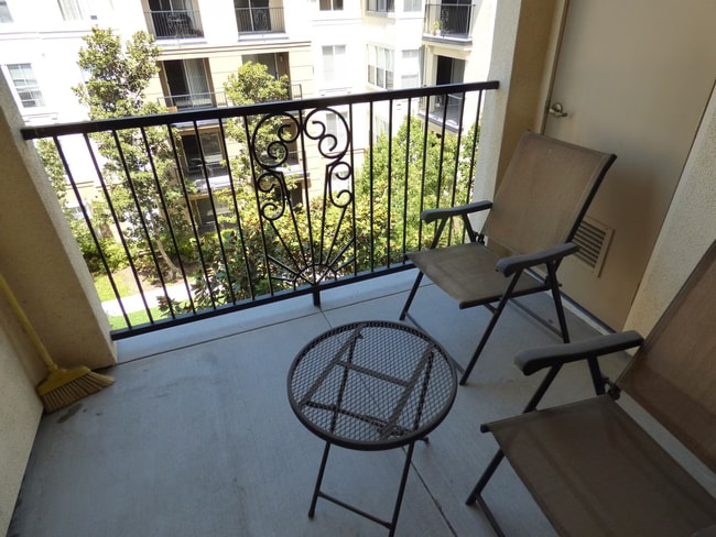 Photo - 2429 WATERMARKE Pl Unit na