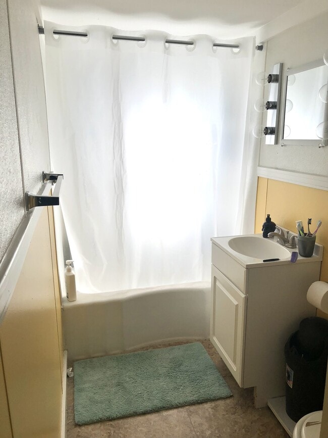 Photo - 223 N 10th St