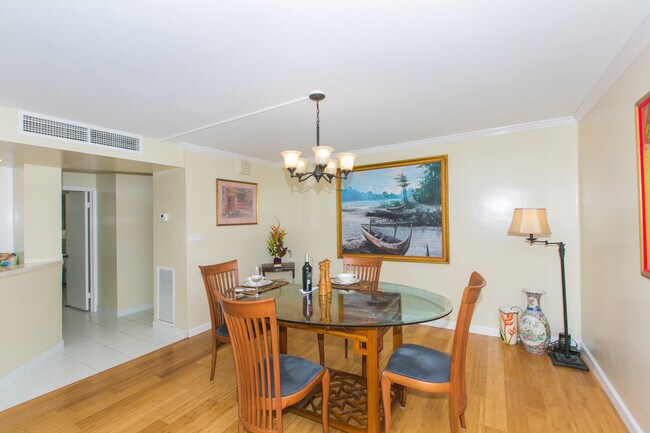 Photo - 1910 Ala Moana Blvd Unit 18A