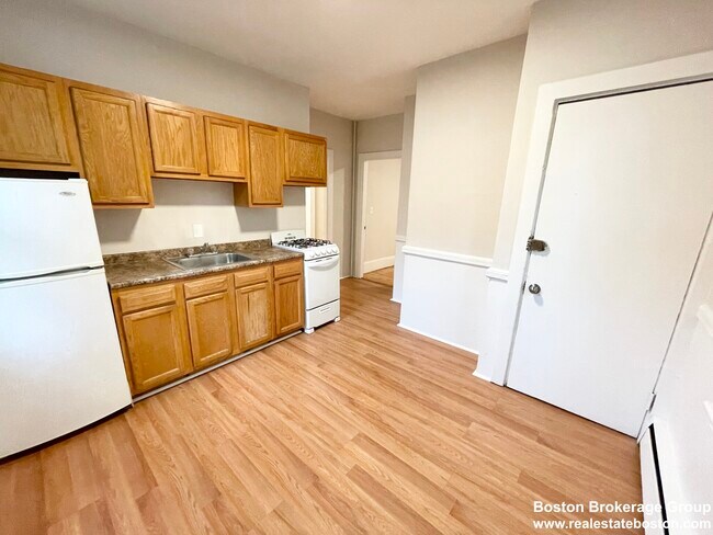 Photo - 1572 Tremont St Unit 3