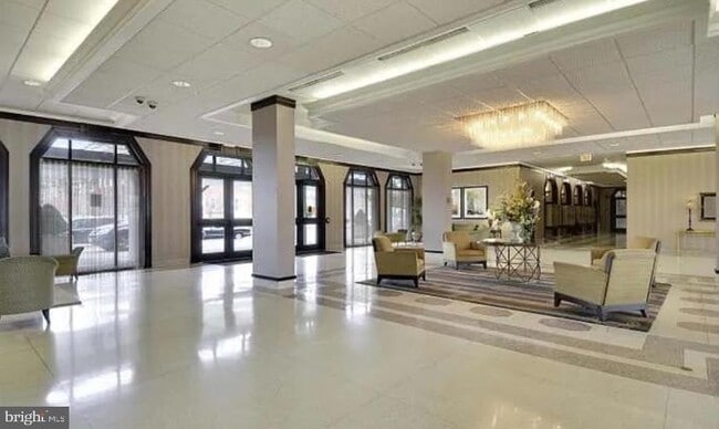 Building Photo - 700 7th St SW Unit 417