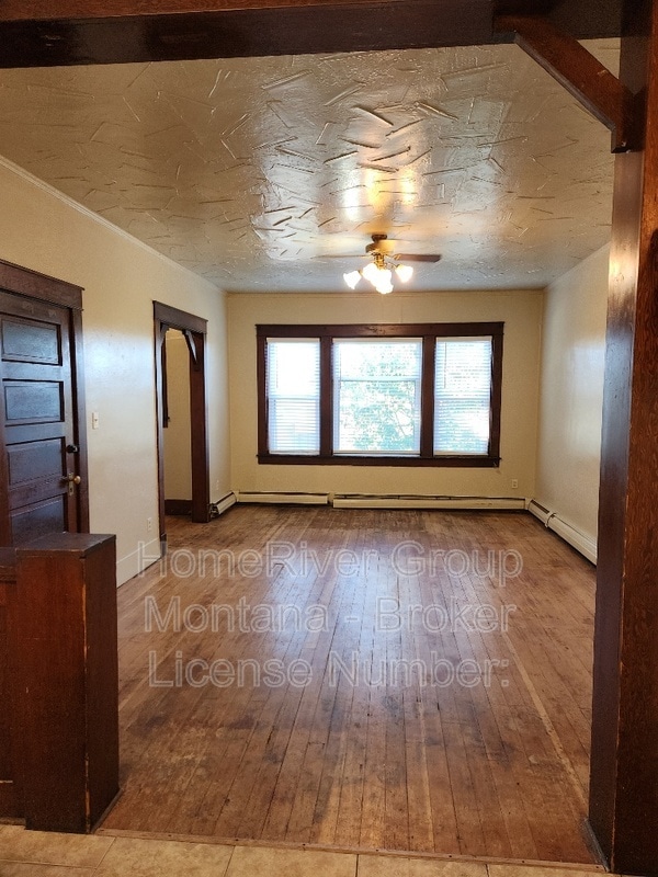 Photo - 542 S 3rd St W