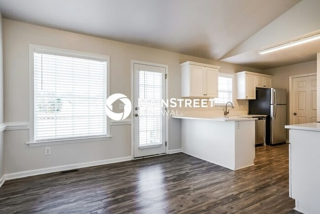 Photo - 3 Bedroom Pet-Friendly Home in SMITHFIELD, NC with Main Street Renewal