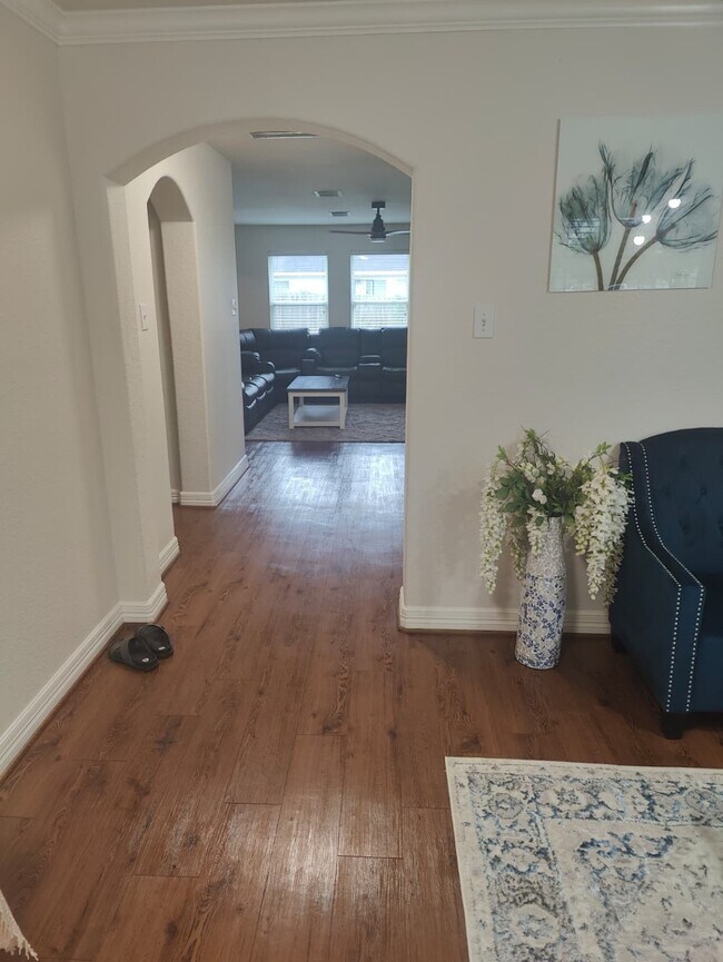 Building Photo - 17923 Hollow Hill Ln