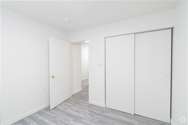 3BR, 2BA - 1036SF - Bedroom - NORTHWOOD MANOR APTS