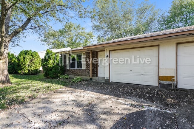 Photo - 6477 Rolling Glen Dr