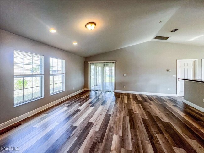 Photo - 4304 12th St W