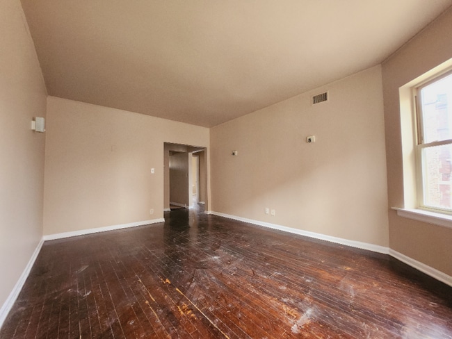 Photo - 2648 E 78th St Unit 5