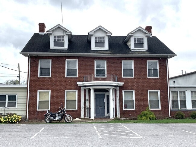 Photo - 1460 Lincoln Way E Unidad 1460 3