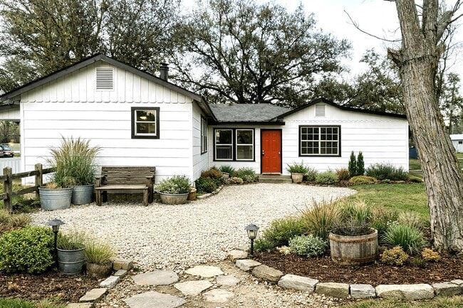 Photo - 104 Co Rd 2401