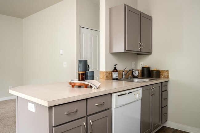 Photo - Leverich Apartments