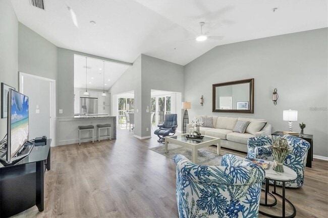 809 Montrose Dr Unit 203