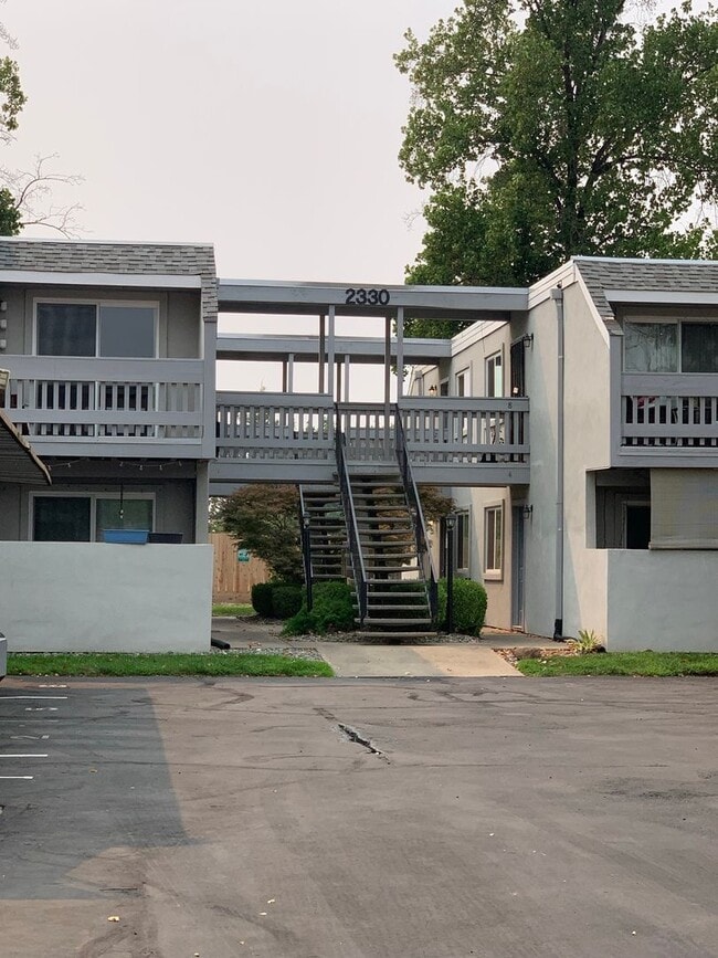 Building Photo - 2330 Notre Dame Blvd