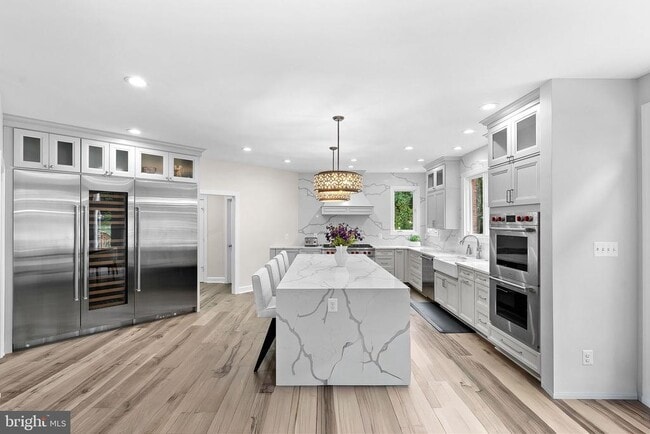 Photo - 20589 Myers Pl
