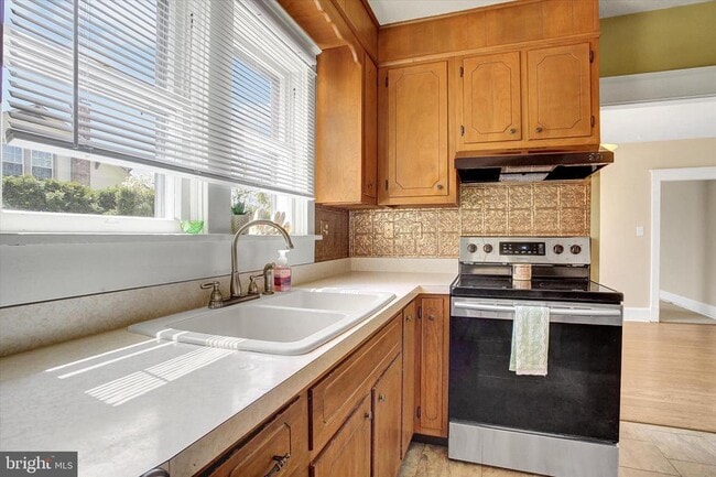 Photo - 319 N 2nd St