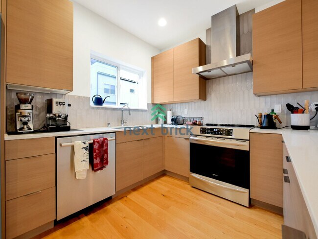 Photo - New Spacious 3 Bed 2.5 Bath Town home for Rent!