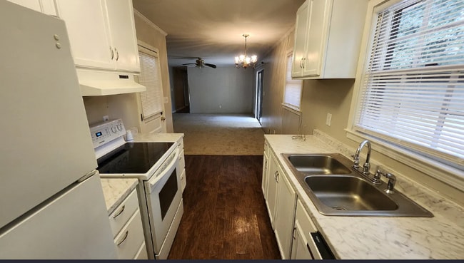 Photo - 260 Gentry Dr