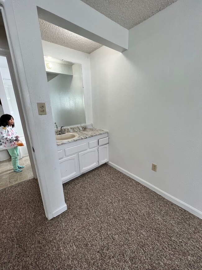 Photo - 4404 Forrest Rd Unit 2