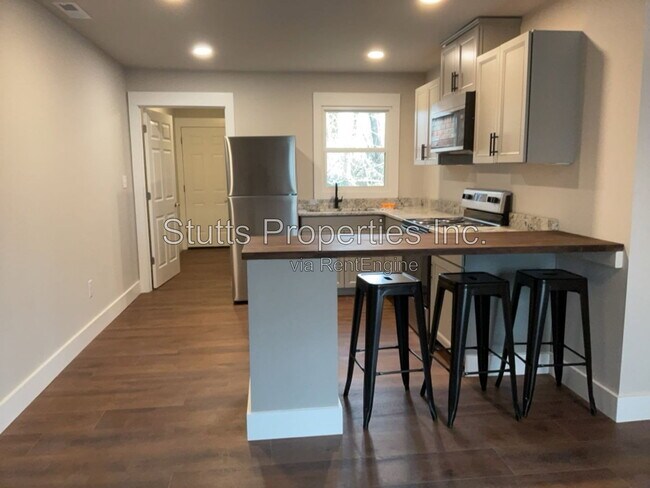 Photo - 645 Rivermont Rd