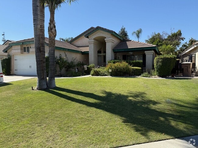 Building Photo - Stunning Home In Rosedale!