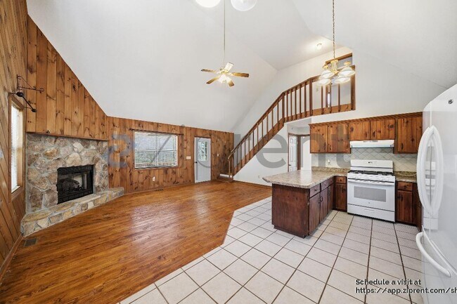 Photo - 103 Autumn Ln