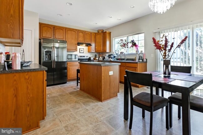 Photo - 7104 Britens Way