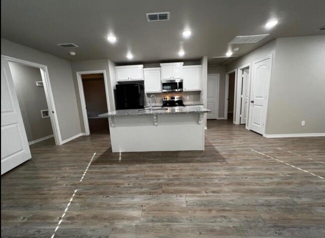 Photo - 2632 Hickory Ave