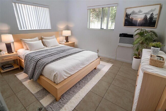 Photo - 1708 N 16th Ave Unit 3