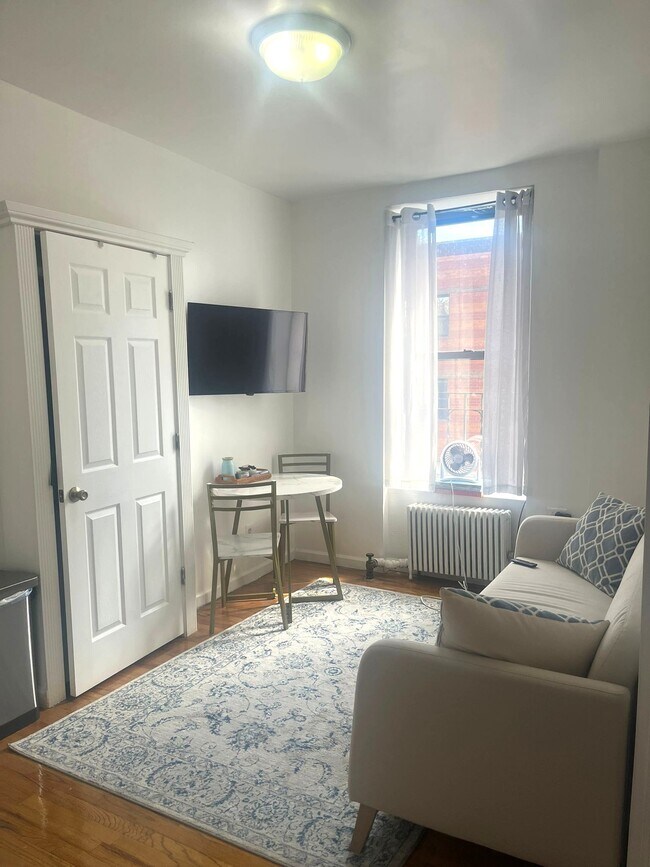 Photo - 753 E 6th St Unidad 6