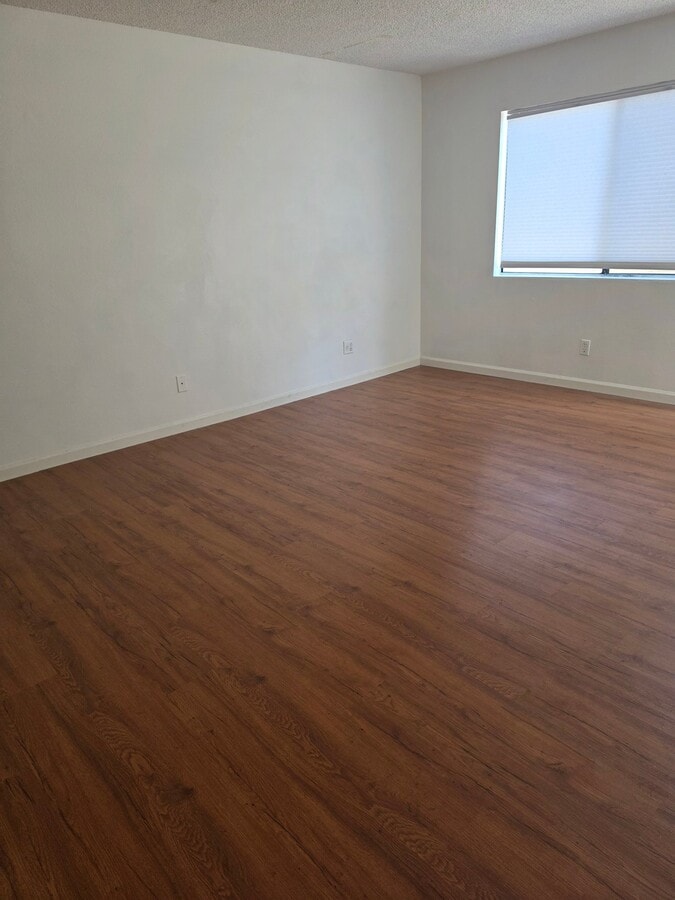 Photo - 2253 N Niagara St Unidad C