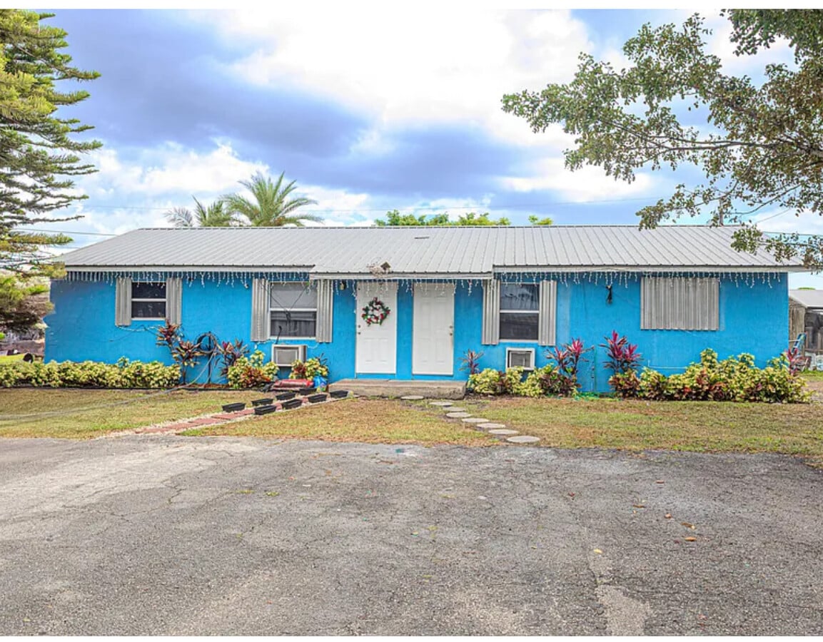 2 bedroom 1 bath - 1043 NE 20th St