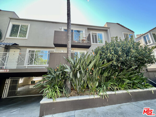 Building Photo - 355 N Maple St Unit 201 Rental